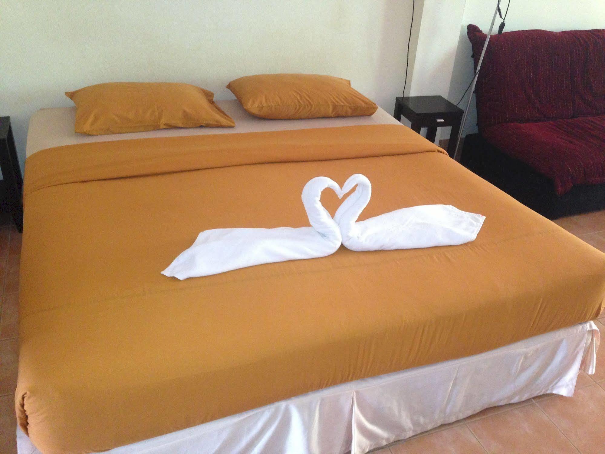 Nin Apartments Karon Beach Пхукет Экстерьер фото