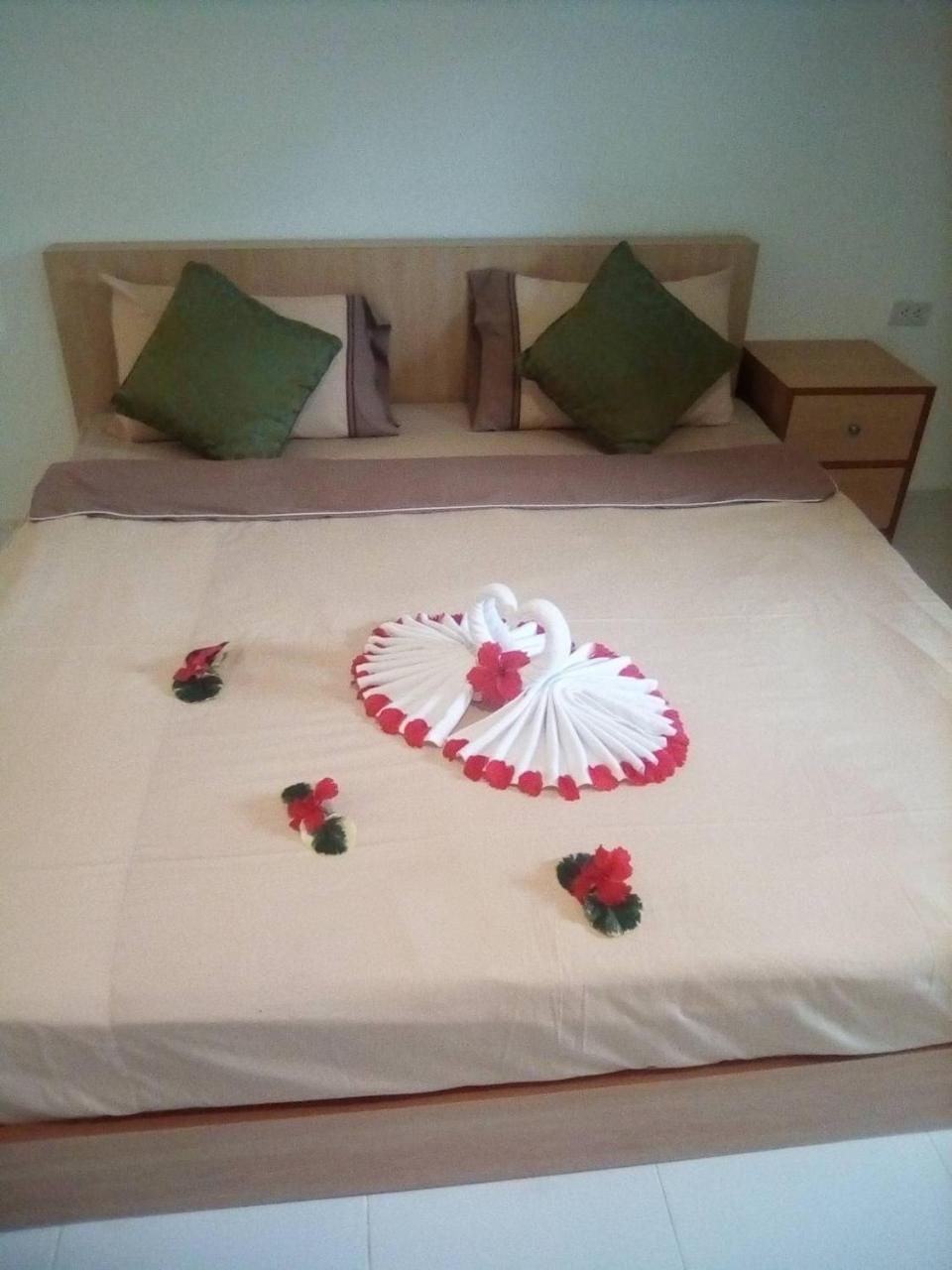 Nin Apartments Karon Beach Пхукет Экстерьер фото